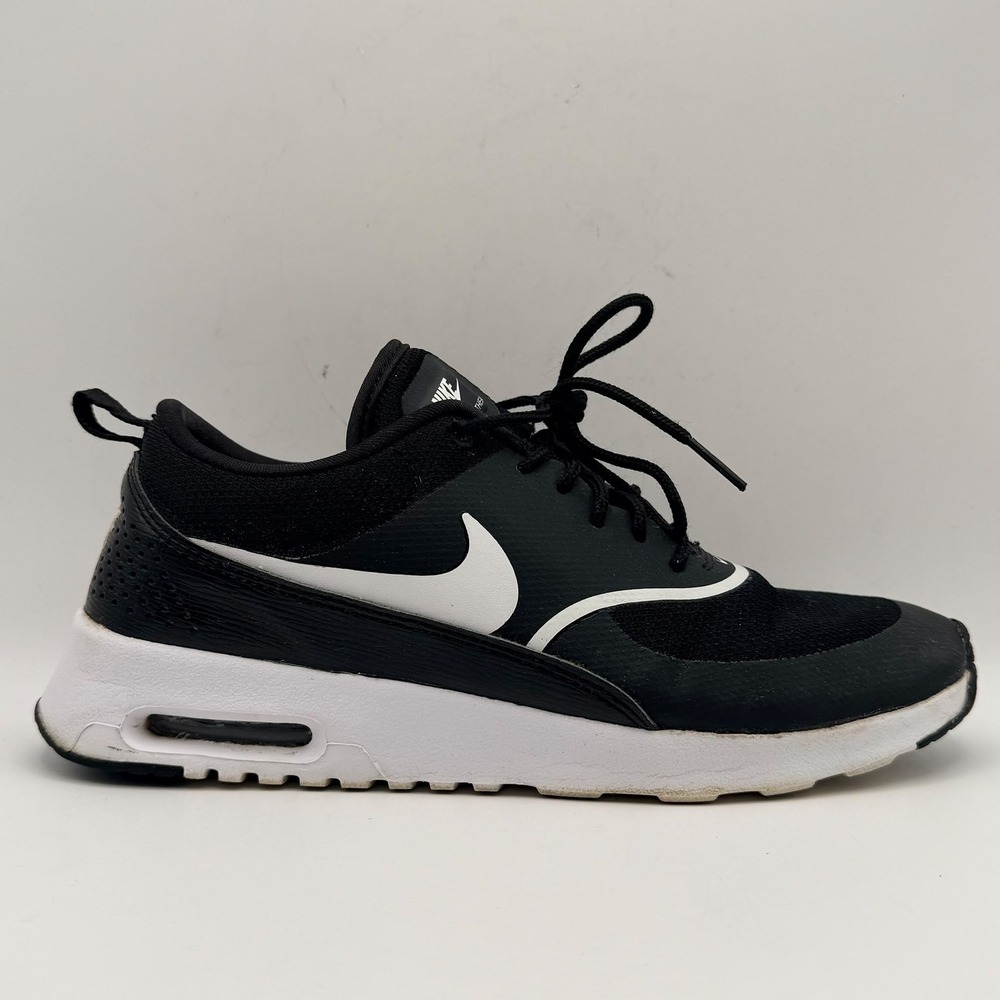 Nike Air Max Thea Running Shoes Womens Size 8 Black White Low Top Sneakers